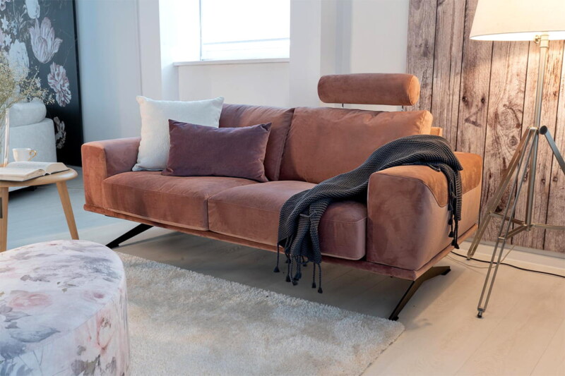 Прямой диван Elara Dusk купить в Киеве. Стильные диваны в супермаркете диванов Релакс Студио