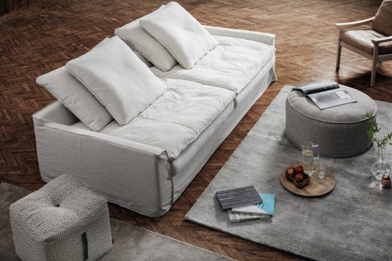 Прямий диван Sake купити в Києві в салоні меблів Relax Studio | М'які меблі Furninova